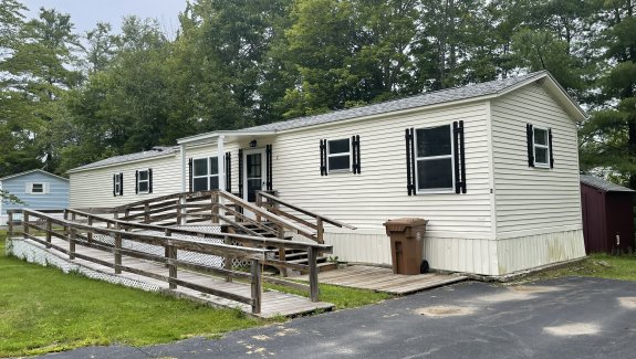 2 Willowhaven Street, Blue Haven MHP, Saco, Maine 04072